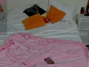 Screenshot from mary_f0x webcams