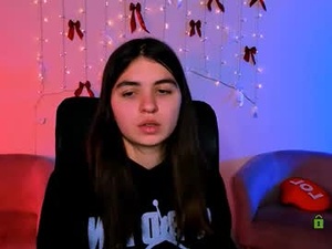 Screenshot from mary_moon__ webcams