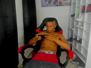 Screenshot from mastercash777 webcams