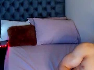Screenshot from maxiimus__ webcams