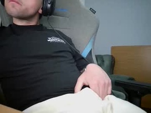 Screenshot from maxxslick webcams