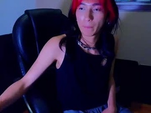 Screenshot from maxxxien33 webcams