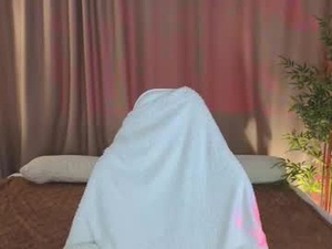 Screenshot from maya__art webcams