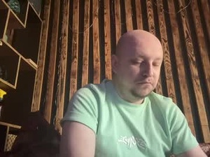 Screenshot from maybe777_ webcams
