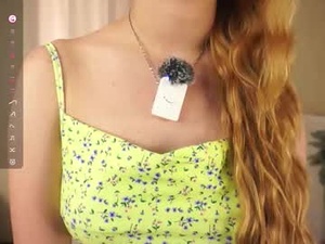 Screenshot from maybellebyone webcams