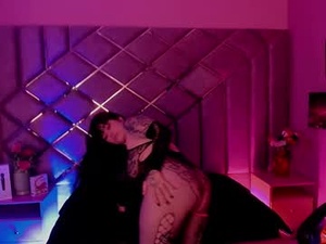 Screenshot from mazikeen_darkk webcams