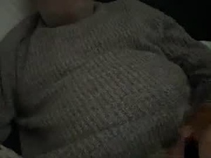 Screenshot from mee_only1 webcams