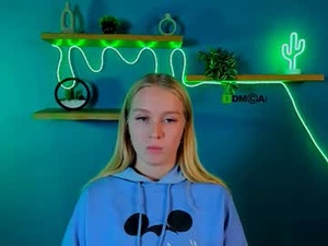 Screenshot from megan_cold webcams