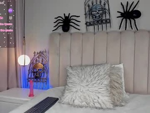 Screenshot from melanie_hillz webcams