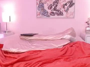 Screenshot from melinaa_ webcams