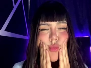 Screenshot from melodydreams1520 webcams