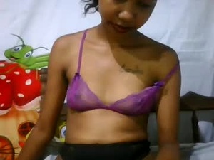 Screenshot from mendrika219498 webcams
