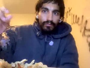 Screenshot from meowuwu42069 webcams