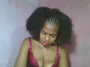 Screenshot from meraldaaa webcams