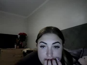 Screenshot from meri877064 webcams