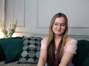Screenshot from meriel_mimi webcams