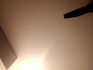 Screenshot from mgaynor3991 webcams