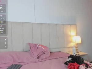 Screenshot from mia__gv webcams