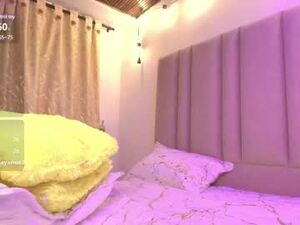 Screenshot from mia_ailyn webcams