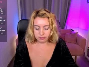 Screenshot from mia_bloomie webcams