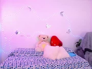 Screenshot from mia_cute_girl webcams