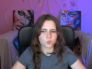 Screenshot from mia_lay webcams