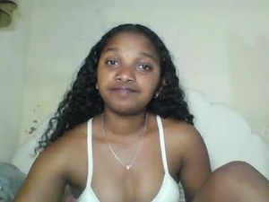 Screenshot from mia_lunah webcams