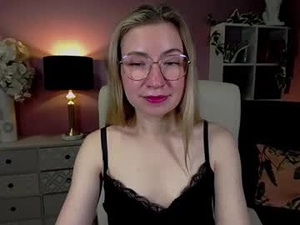 Screenshot from mia_luxx92 webcams