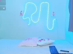 Screenshot from mia_mia99 webcams