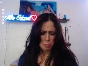 Screenshot from mia_odonell_ webcams