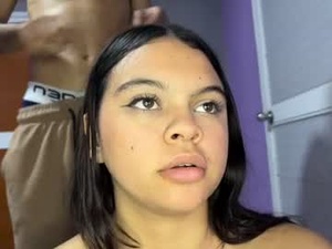 Screenshot from miaandjuan_ webcams