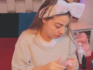 Screenshot from miah_stewart webcams