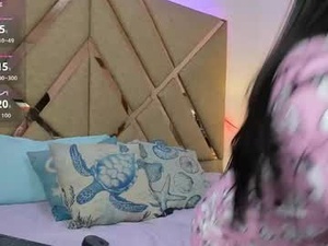 Screenshot from miamystic_x webcams