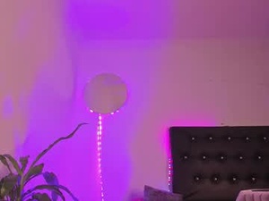 Screenshot from michell_whitexx webcams