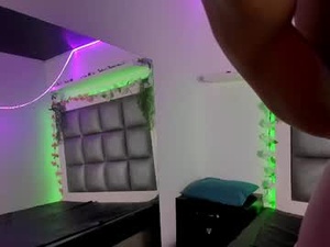 Screenshot from miia__js__ webcams