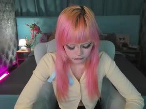 Screenshot from mika_vatashi webcams