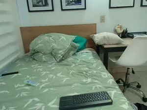 Screenshot from mike_feet01 webcams