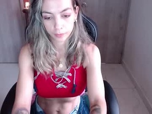 Screenshot from milacoxx8819 webcams