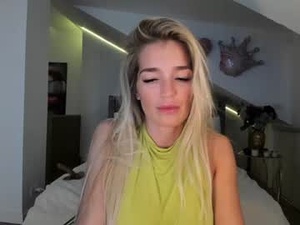 Screenshot from milfblondy webcams
