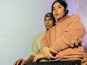 Screenshot from mili_and_ethan webcams