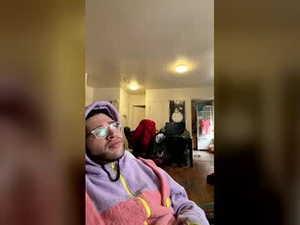 Screenshot from minimoose1003 webcams