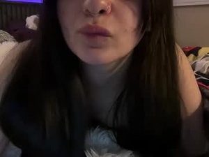 Screenshot from minniekittieee webcams