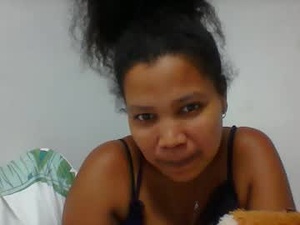 Screenshot from miora620846 webcams