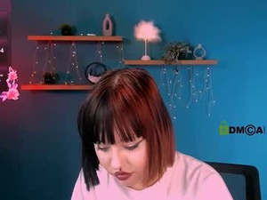 Screenshot from mira_cool_ webcams