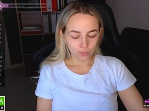 Screenshot from mira_mermayd webcams