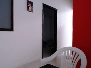 Screenshot from miranda_zacky webcams