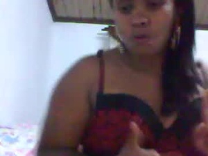 Screenshot from mirande30 webcams