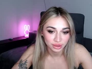 Screenshot from miri07 webcams