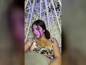 Screenshot from miss_dakota26 webcams