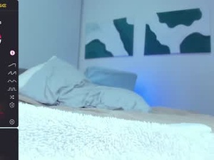 Screenshot from miss_mia_c webcams